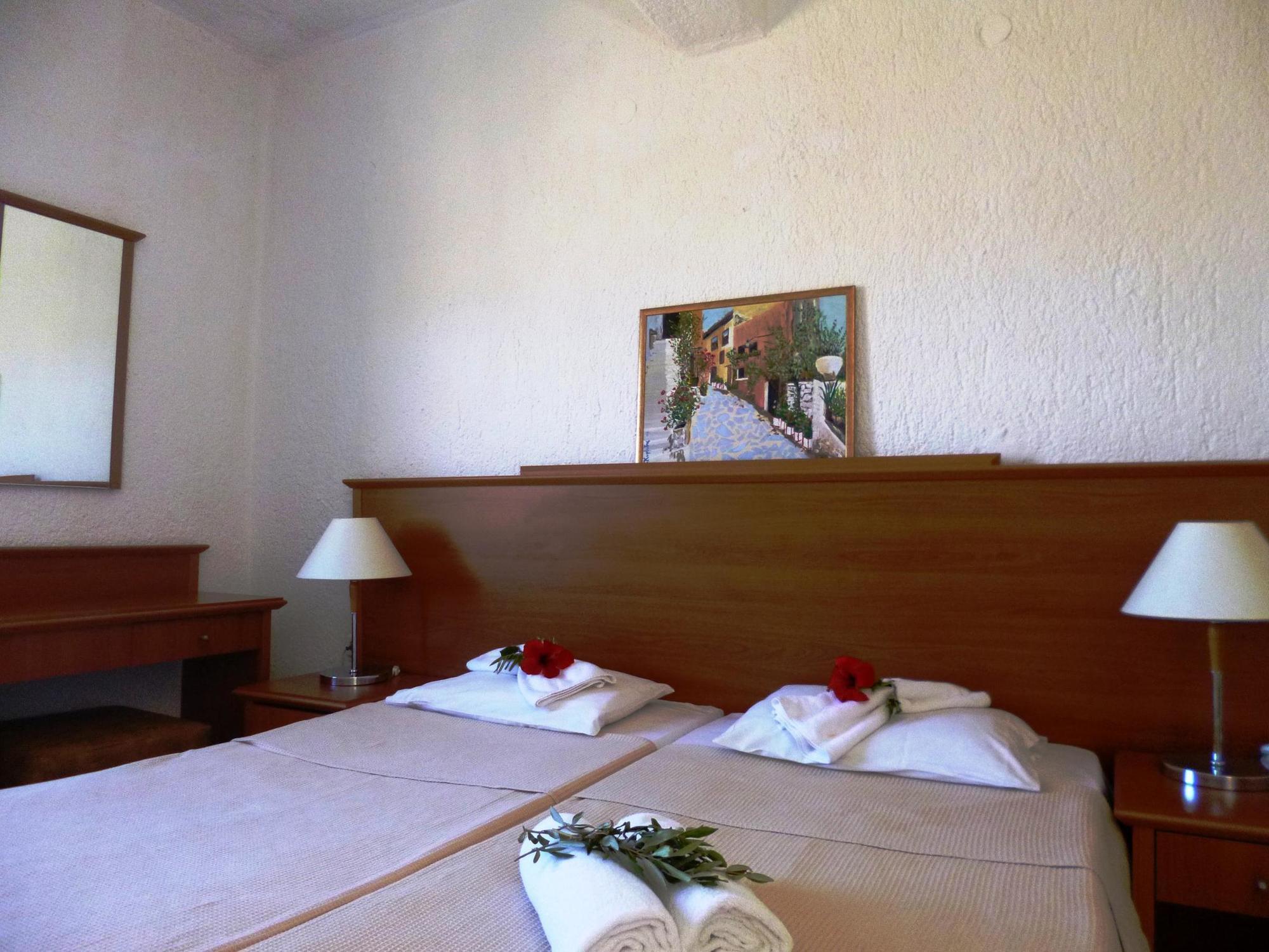 Elounda Olive Garden Apts & Studios Esterno foto